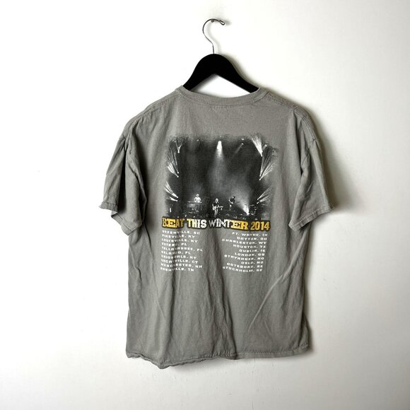 2014 Brad Paisley Beat This Winter Tour T-Shirt Large Gray Vintage Country Music - Picture 3 of 16